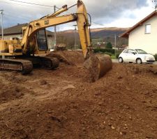 Le d&eacute;but du trou pour l'emplacement de la maison