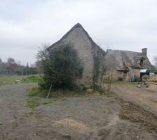 Premi&egrave;re visite du terrain ou on a d&eacute;couvert qau'il y avait une maison de vigne de 24m2 en tr&egrave;s tr&egrave;s bon &eacute;tat