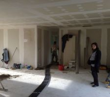 Pose du plaqueau fini plomberie en cours