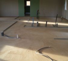 Nos pièces sont délimitées grâce aux rails de sols et de plafond. C'est plus facile pour s'y repérer !