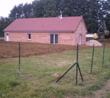 Face ouest. Le terrain est remis en place. Ca parait plus grand sans les montagnes de terre !