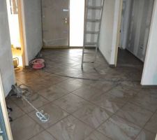 Vue du hall apr&egrave;s pose du joint