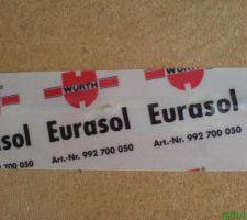 Adhsif Eurasol en jonction sur les panneaux en bois mi durs