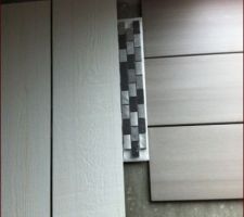 Carrelage imiter plaque blanc ( cusine ) et gris salle de manger et salon