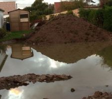 Eau sur le terrain a cause des fortes pluie