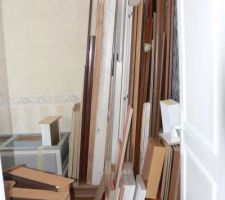 Lers meubles sont démontés, pour le déménagement prévu demain.