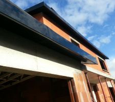 Les débods de toit PVC noirs