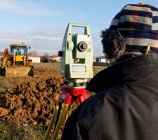 Implantation de la maison par le géomètre