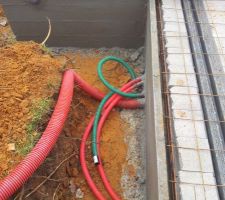 Fin de la mise en place des poutrelles, hourdis et du ferraillage