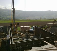 Fondation et murs banch&eacute;s du sous sol