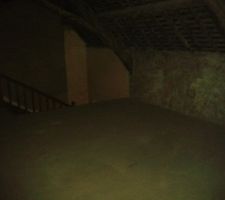Plancher du second toujours de nuit.