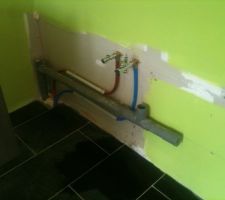 Zoom sur les &eacute;coulements en diam&egrave;tre 50 et arrives d'eau ... cuisine !