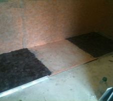 Pose de la mozaique .... &agrave; la base chaque douche devait faire 1 m&sup2; ... la suite prochaine photo :p