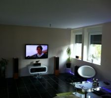 Partie salon .... photo &agrave; pr&eacute;voir sur volets &eacute;lectrique ....