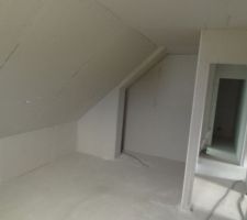 Etage : notre future chambre avec vu sur le couloir