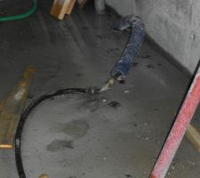 Attention bien souvent cela fuit. nous avons verifi&eacute; pendant les week end s'ils avaient bien coup&eacute; l eau.