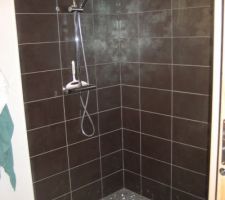 Douche italienne de la suite parentale
