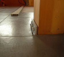 D&eacute;tails carrelage et poteau porteur