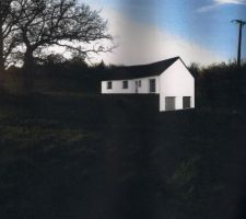 Voici une prévision de ce que la maison donnera une fois terminée. Un "plain pied avec sous-sol" de 130 m² environ (sous-sol non compris)