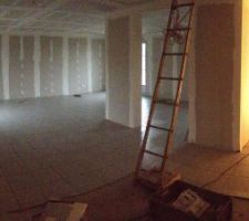 Panorama du rez-de-chauss&eacute;, carrelage en cours !
