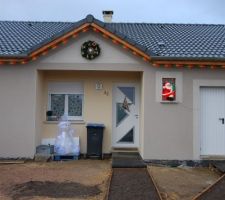 Tadaaaaaaaaaaaaaaaa et oui g déjà décorer pour Noël avec la vieille déco d'avant (bon d'accord avec 2 déco neuves quand mm ^^)