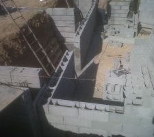 2eme vue des murs de la cave en b&eacute;ton banch&eacute; bien entendu