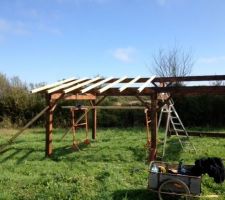 Pose des chevrons pour la toiture