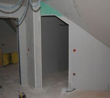 Notre chambre, vu sur l'entrée du dressing