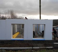 Les deux baies à l'arrière de la maison