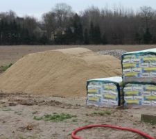 Livraison de 30 t de sable et 45 t de cailloux pour l?assainissement