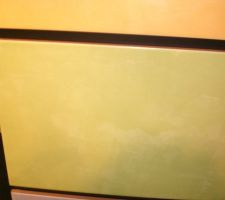 &ccedil;a ne se voit pas tres bien mais c'est un vert anis