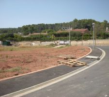 Le m&ecirc;me (of course) vue du bas ou plutot du chemin traversant les 17 parcelles
