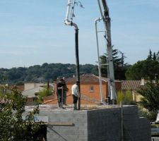 Début du coulage de la dalle