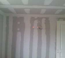 Les deux passe d'enduit sont fait il n'y a plus cas poncer