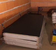 Arrivage des portes intérieur