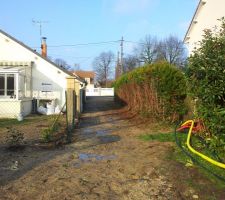 Passage Commun avec la haie taill&eacute;e