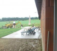 Voila la terrasse est en place pour les petit repos