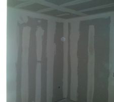 Deuxi&egrave;me passe de joint sur les murs