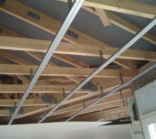 Fixation du plafond
