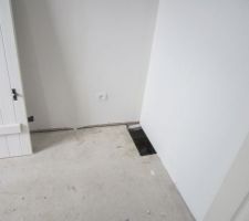 Un trou dans la sol de la suite parentale
