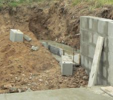Fondation du mur de terrasse.Mur que je construit moi même