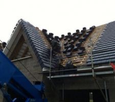Jeudi 20 décembre 2012 : Travaux de couverture en cours.