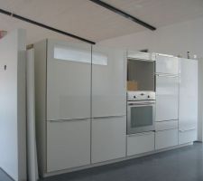 L'armoire de colonne est en place il ne reste plus qu'a faire les habillage sur mesure en mdf