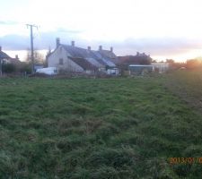 Vue arri&egrave;re du terrain