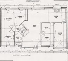 Voici le plan validé.
Nous souhaitions une pièce à viivre d'env 40m2, un cellier, bureau, 3 chambres.