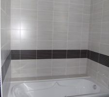 Faïence coté baignoire