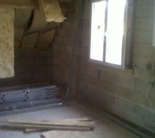 La 3eme chambre et la tr&eacute;mie d'escalier au 1er plan