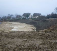 Le terrain du haut du lotissement est encore meuble