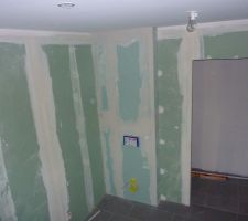 Montage de la cloison du Wc suspendu