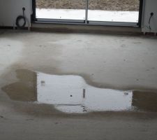 Flaque d'eau dans le salon2